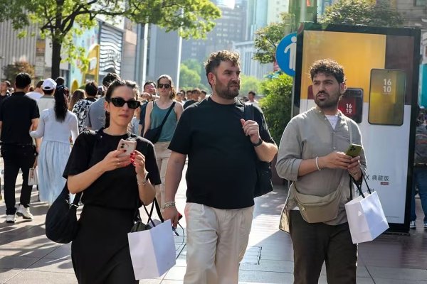 胜亿配资  机器人助力、入境游、演出引流：假期纳客千万人次城市有高招