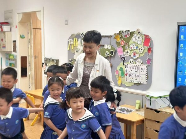 配亿多配资 专啃硬骨头的百宝箱书记