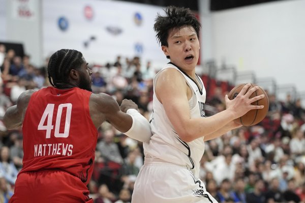 展鵬配资 提前收工！杨瀚森结束NBA夏联 回国备战亚洲杯