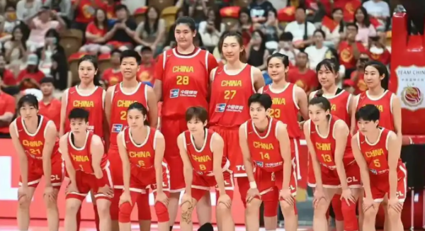 方舟配资 官宣，女篮离队第1人！情绪失控，李梦好友，2人或退役